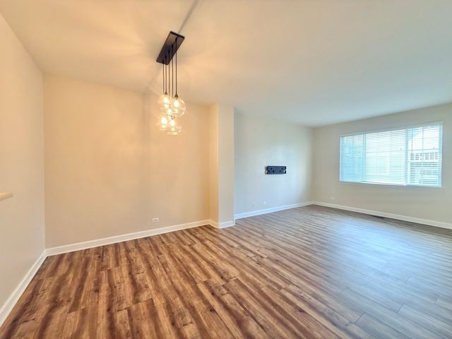 2263 DAYBREAK Drive 2263, Aurora, IL 60503