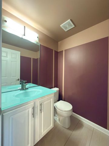 2263 DAYBREAK Drive 2263, Aurora, IL 60503
