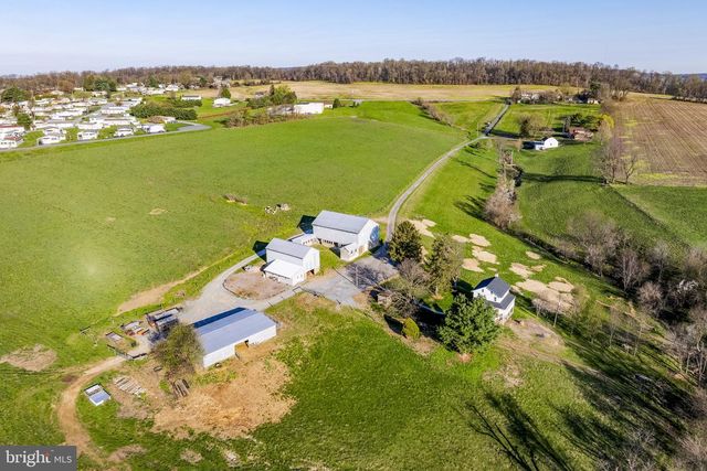 85 TOME FARMS LN, York, PA 17406