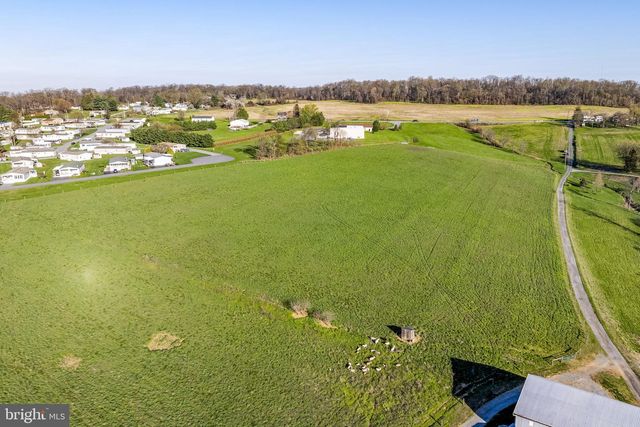 85 TOME FARMS LN, York, PA 17406