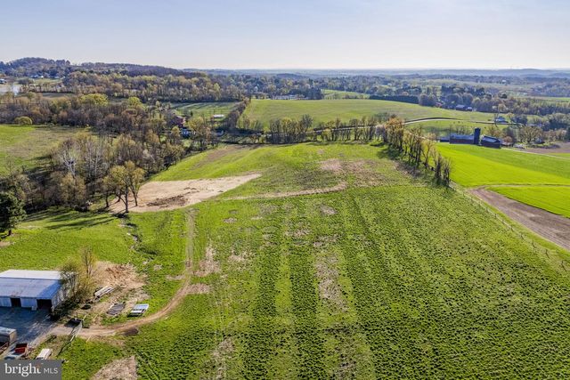85 TOME FARMS LN, York, PA 17406