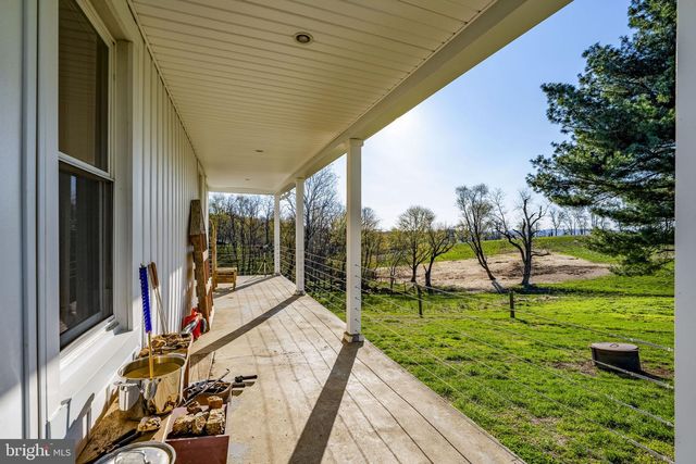 85 TOME FARMS LN, York, PA 17406