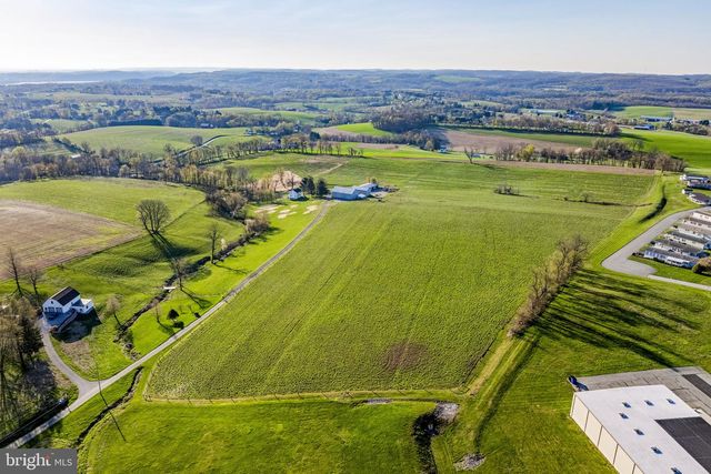85 TOME FARMS LN, York, PA 17406