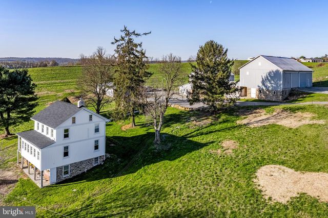 85 TOME FARMS LN, York, PA 17406