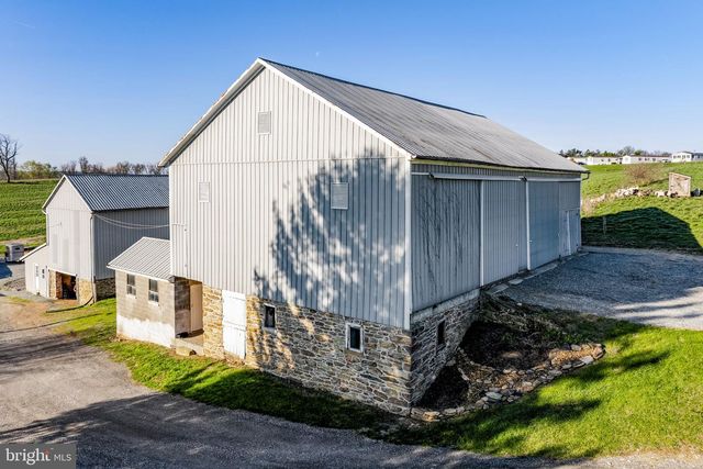 85 TOME FARMS LN, York, PA 17406