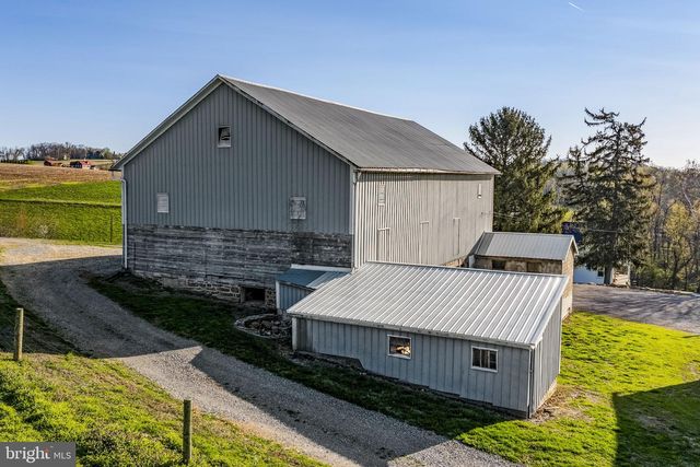 85 TOME FARMS LN, York, PA 17406