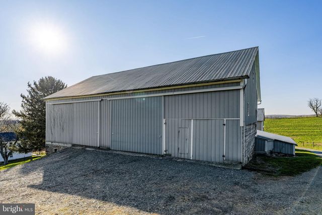 85 TOME FARMS LN, York, PA 17406