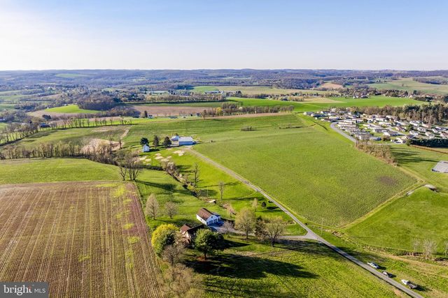 85 TOME FARMS LN, York, PA 17406