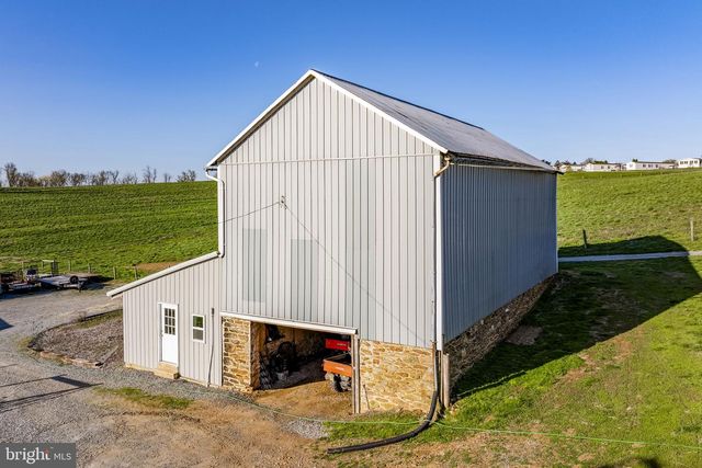 85 TOME FARMS LN, York, PA 17406