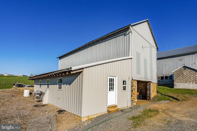 85 TOME FARMS LN, York, PA 17406