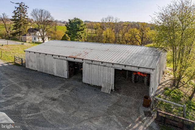 85 TOME FARMS LN, York, PA 17406