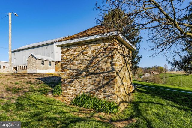 85 TOME FARMS LN, York, PA 17406