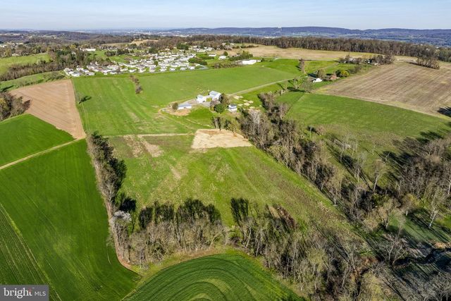 85 TOME FARMS LN, York, PA 17406