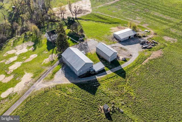 85 TOME FARMS LN, York, PA 17406