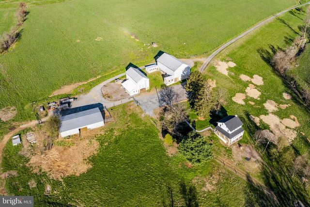 85 TOME FARMS LN, York, PA 17406