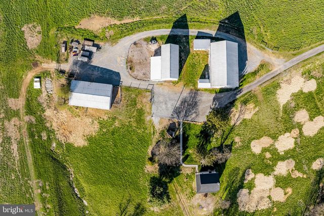85 TOME FARMS LN, York, PA 17406