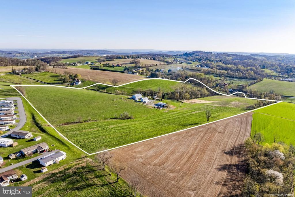 85 TOME FARMS LN, York, PA 17406