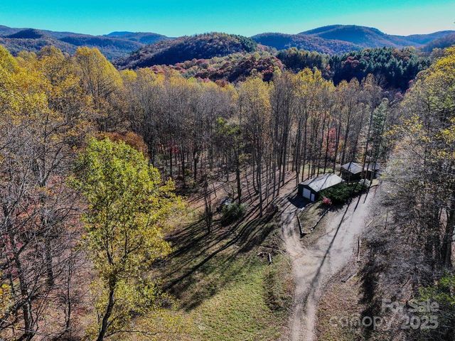 2626 Dendy Orchard Road, Highlands, NC 28741