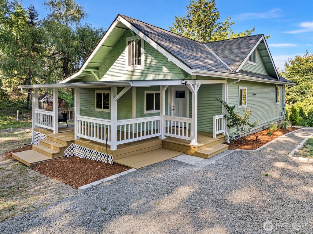 16951 Viking Way NW, Poulsbo, WA 98370