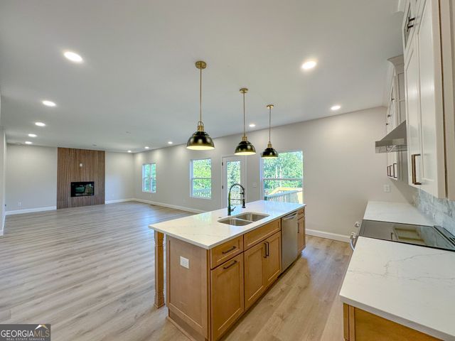 5719 Calm Valley Point, Flowery Branch, GA 30542