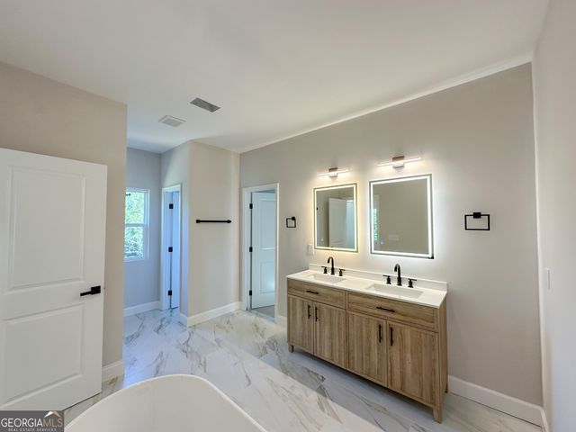 5719 Calm Valley Point, Flowery Branch, GA 30542