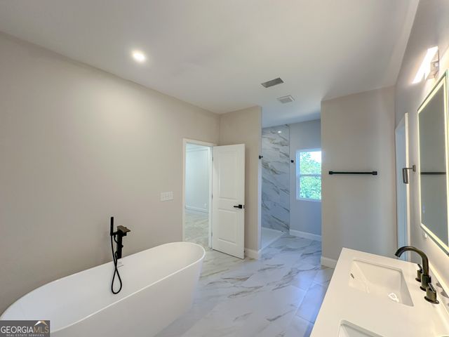 5719 Calm Valley Point, Flowery Branch, GA 30542