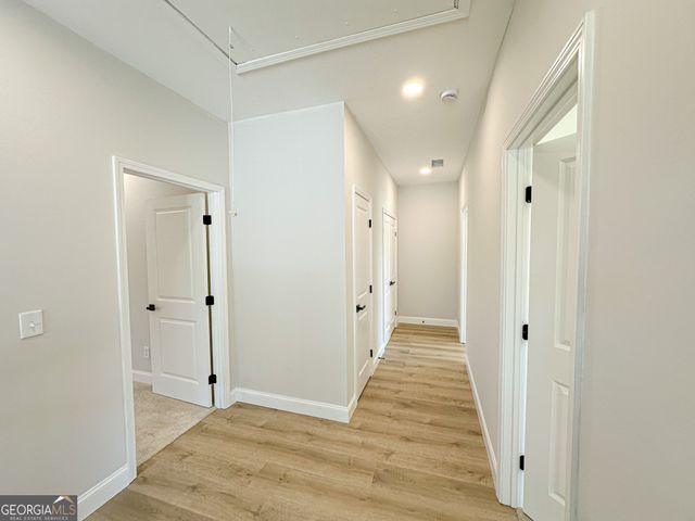 5719 Calm Valley Point, Flowery Branch, GA 30542