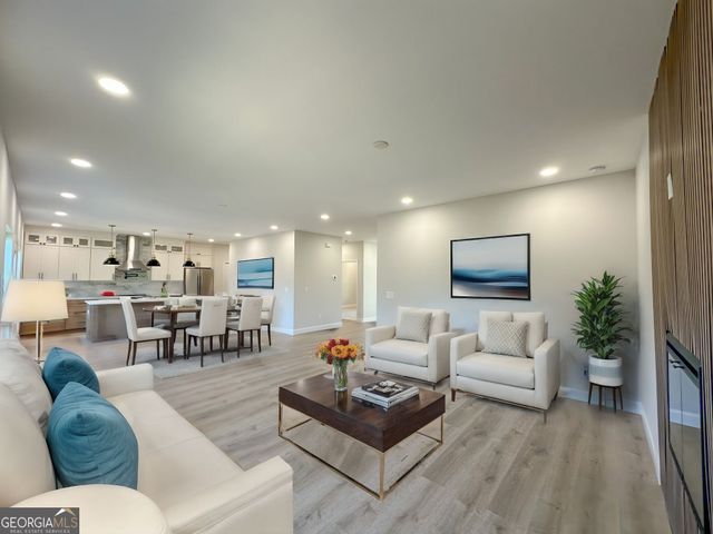 5719 Calm Valley Point, Flowery Branch, GA 30542