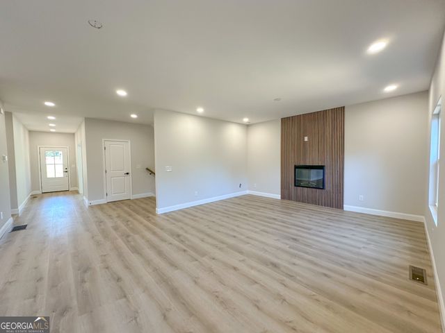 5719 Calm Valley Point, Flowery Branch, GA 30542