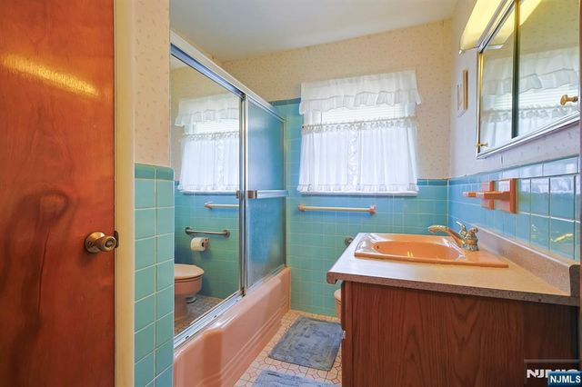 286 Pershing Road, Clifton, NJ 07013