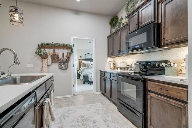 19913 Forsythe Drive, Edmond, OK 73012