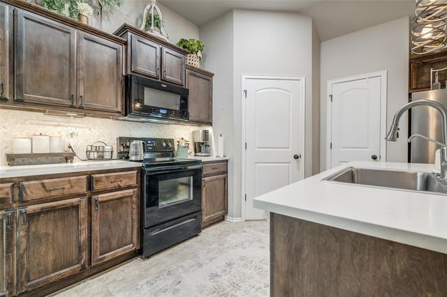 19913 Forsythe Drive, Edmond, OK 73012