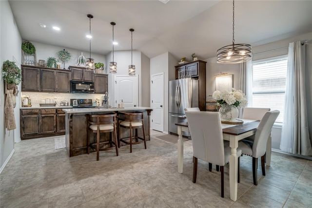 19913 Forsythe Drive, Edmond, OK 73012
