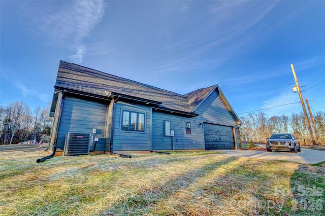 318 Harbor View Drive 45, Cherryville, NC 28021