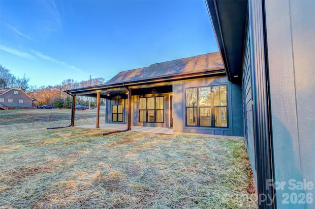 318 Harbor View Drive 45, Cherryville, NC 28021