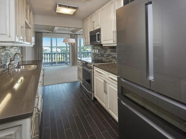 3003 Gulf Shore BLVD N 604, Naples, FL 34103