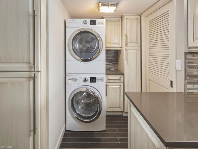 3003 Gulf Shore BLVD N 604, Naples, FL 34103