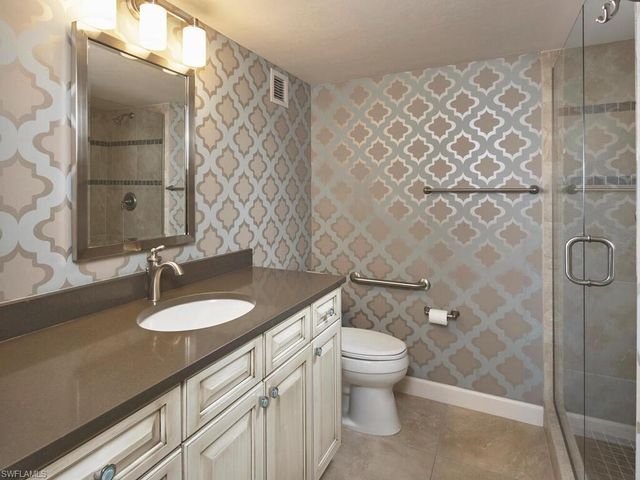 3003 Gulf Shore BLVD N 604, Naples, FL 34103