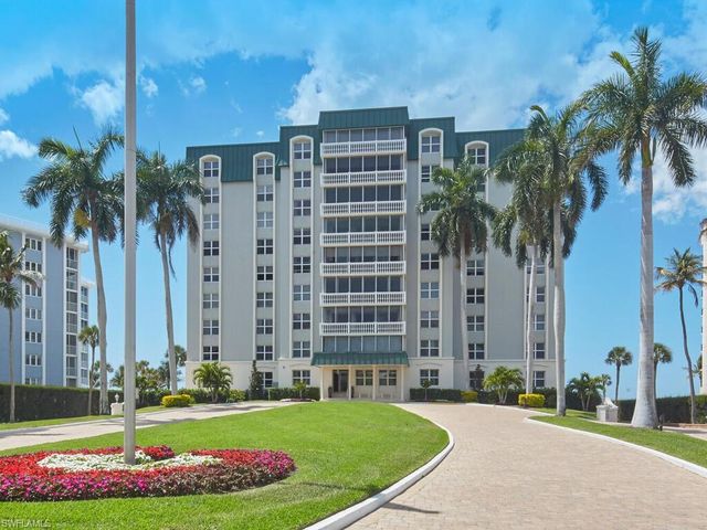 3003 Gulf Shore BLVD N 604, Naples, FL 34103