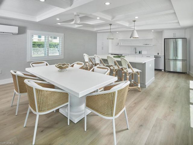 3003 Gulf Shore BLVD N 604, Naples, FL 34103