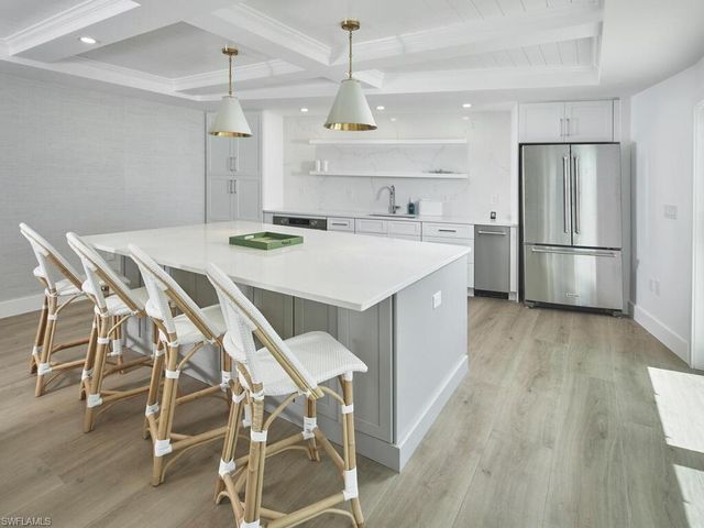 3003 Gulf Shore BLVD N 604, Naples, FL 34103