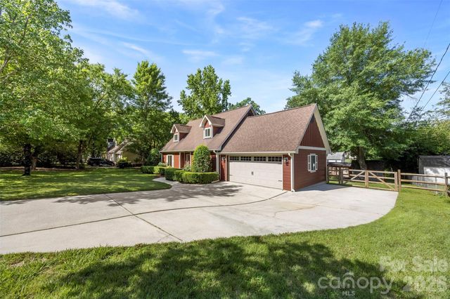 2606 Saddlewood Circle SW, Concord, NC 28027
