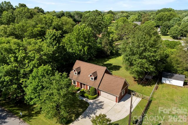 2606 Saddlewood Circle SW, Concord, NC 28027