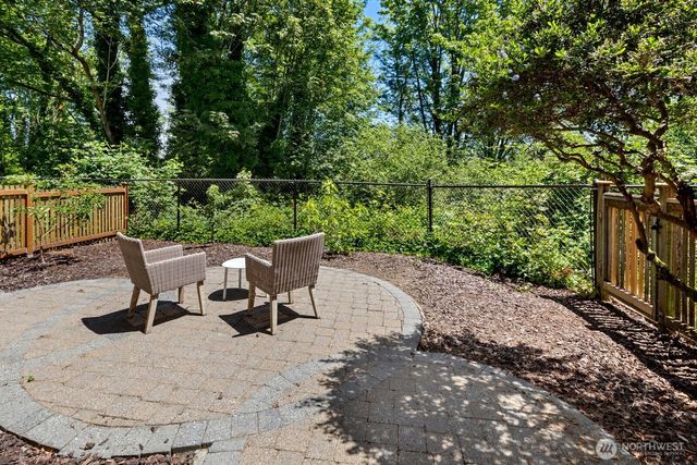 6726 35th Place S, Seattle, WA 98118