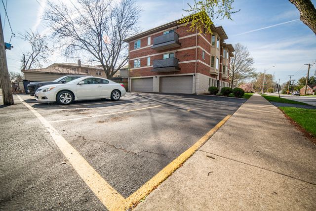 5368 W 96th Street 2S, Oak Lawn, IL 60453