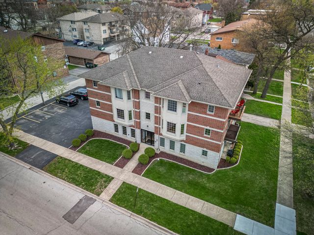 5368 W 96th Street 2S, Oak Lawn, IL 60453