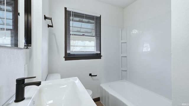 3530 Robinwood Drive, Fort Wayne, IN 46806