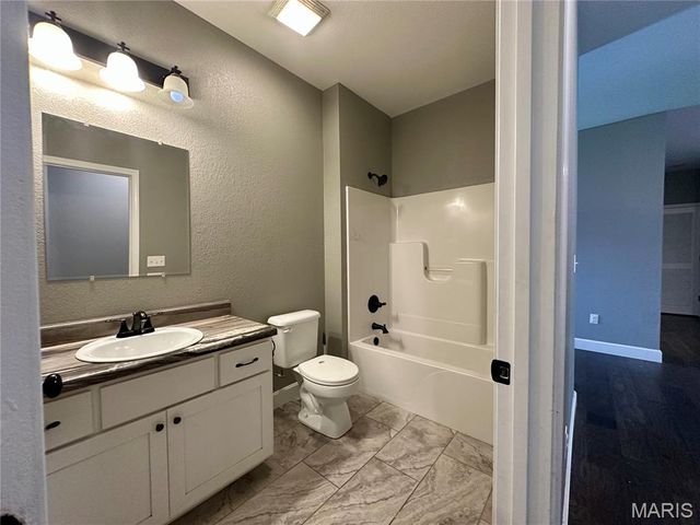 1005 E Donna Drive, Poplar Bluff, MO 63901