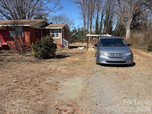 1103 Auten Road, Charlotte, NC 28216