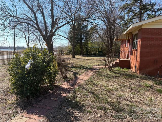 1103 Auten Road, Charlotte, NC 28216